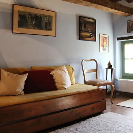 Efipoi Apartment *